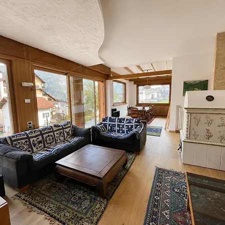 Dom wakacyjny Nelle Dolomiti Con Giardino Privato E 4 Posti Auto