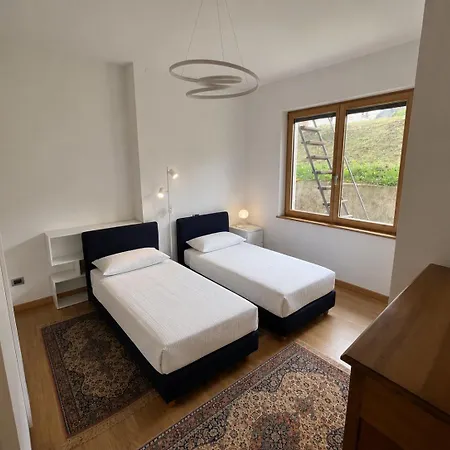 Dom wakacyjny Nelle Dolomiti Con Giardino Privato E 4 Posti Auto *