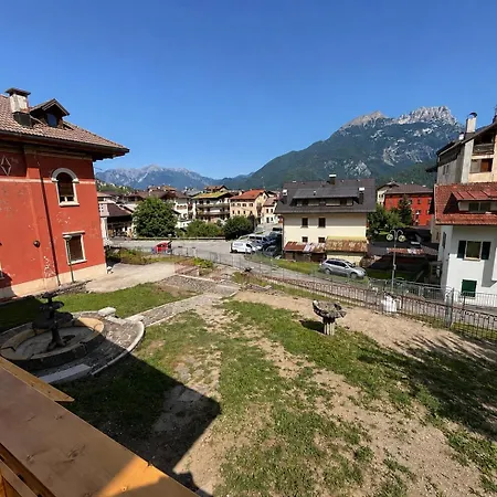 Nelle Dolomiti Con Giardino Privato E 4 Posti Auto *
