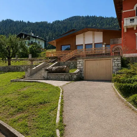 Nelle Dolomiti Con Giardino Privato E 4 Posti Auto Сasa de vacaciones Calalzo di Cadore
